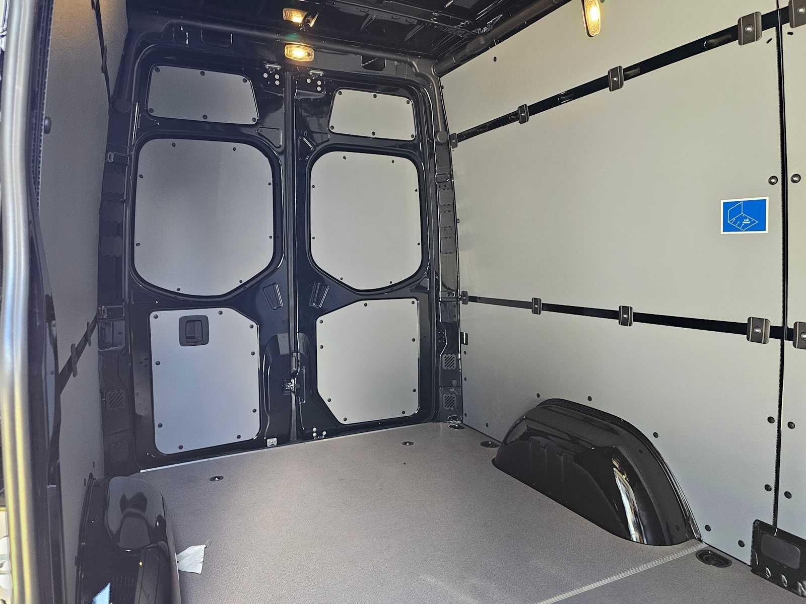 2026 Mercedes-Benz Sprinter 2500 Standard Roof I4 Diesel 144 RWD