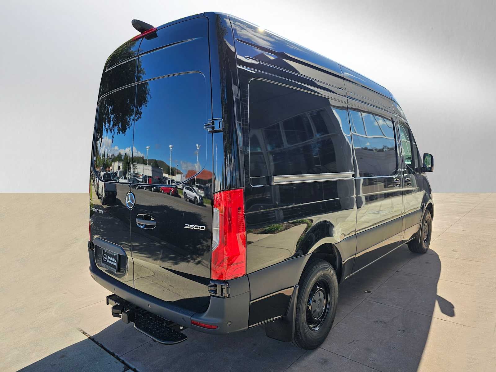 2026 Mercedes-Benz Sprinter 2500 Standard Roof I4 Diesel 144 RWD