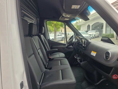 2026 Mercedes-Benz Sprinter 2500 Standard Roof I4 Diesel 144 RWD