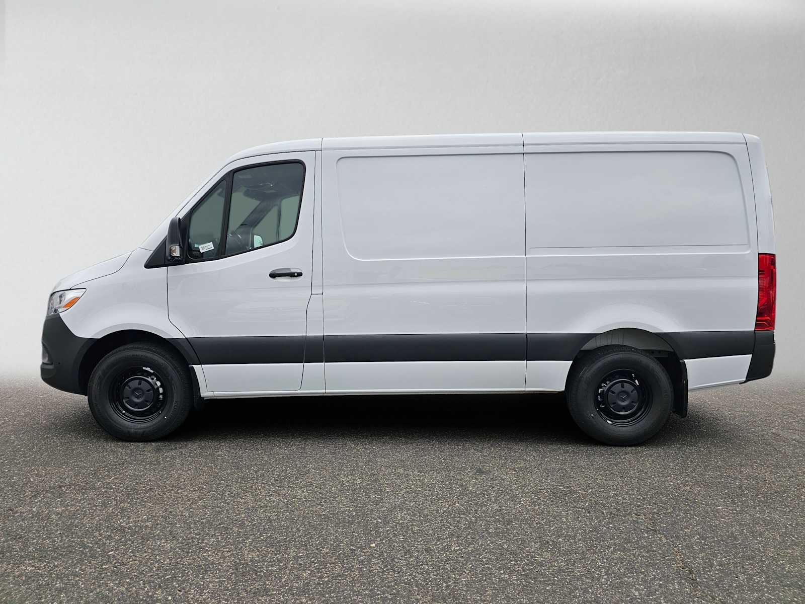 2026 Mercedes-Benz Sprinter 2500 Standard Roof I4 Diesel 144 RWD