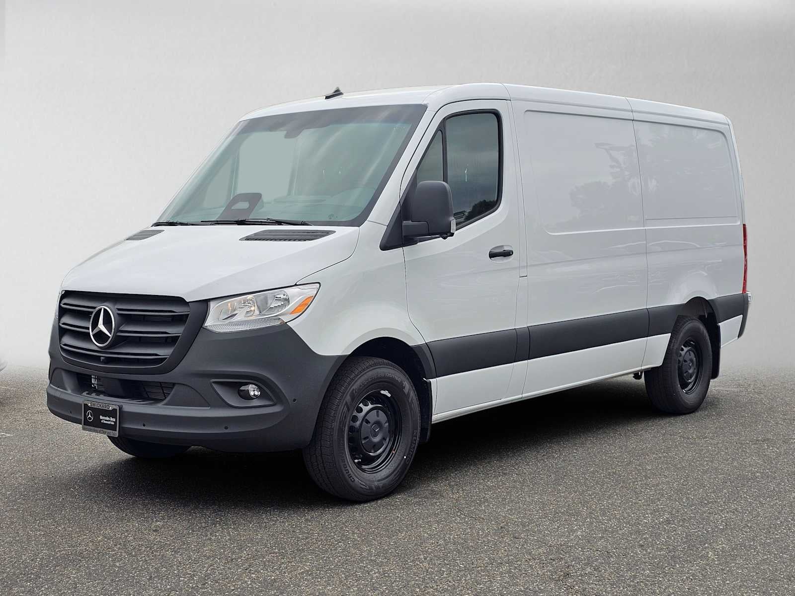 2026 Mercedes-Benz Sprinter 2500 Standard Roof I4 Diesel 144 RWD