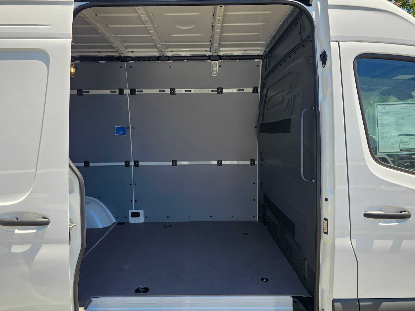 2026 Mercedes-Benz Sprinter 2500 Standard Roof I4 Diesel 144 RWD