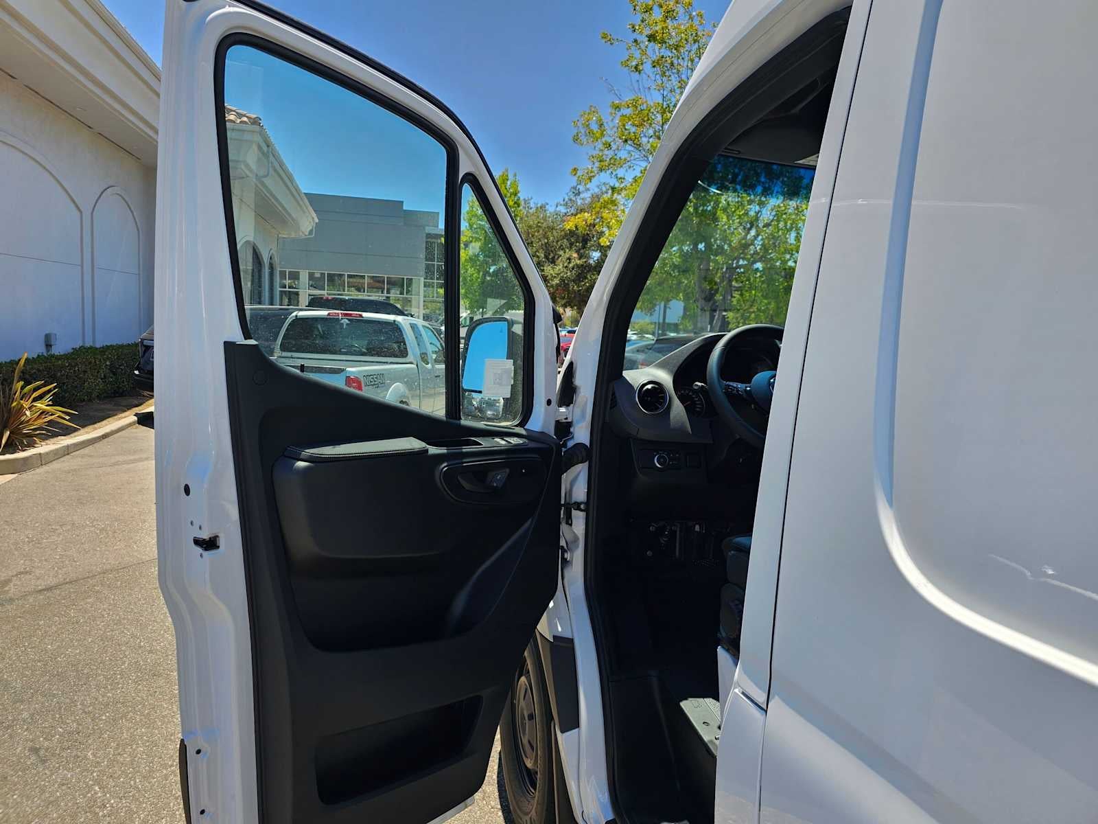 2026 Mercedes-Benz Sprinter 2500 Standard Roof I4 Diesel 144 RWD