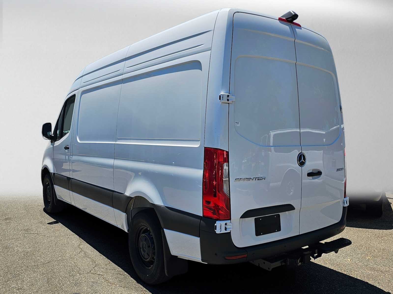 2026 Mercedes-Benz Sprinter 2500 Standard Roof I4 Diesel 144 RWD