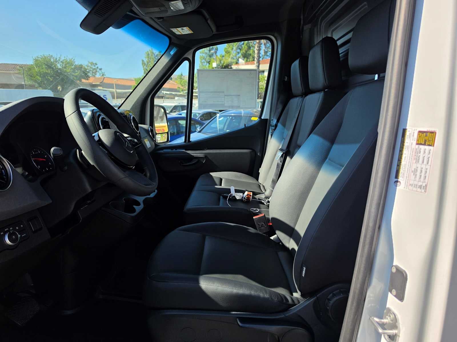 2026 Mercedes-Benz Sprinter 2500 Standard Roof I4 Diesel 144 RWD