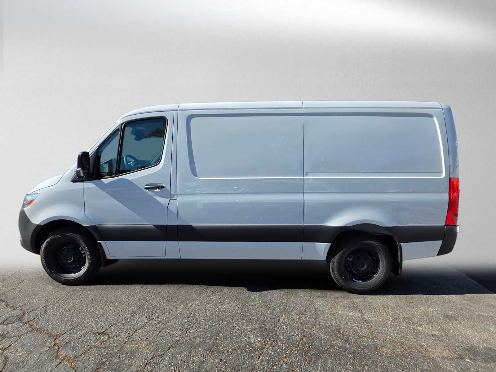 2026 Mercedes-Benz Sprinter 2500 Standard Roof I4 Diesel 144 RWD
