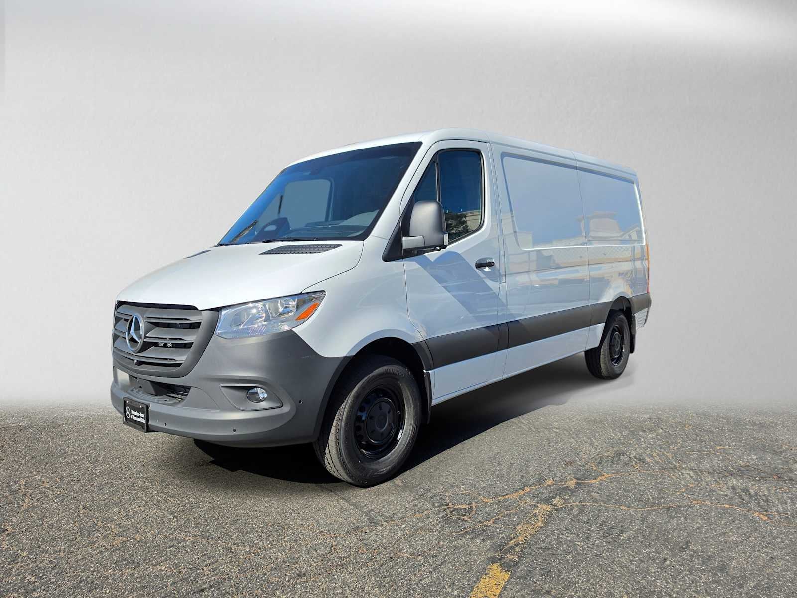 2026 Mercedes-Benz Sprinter 2500 Standard Roof I4 Diesel 144 RWD