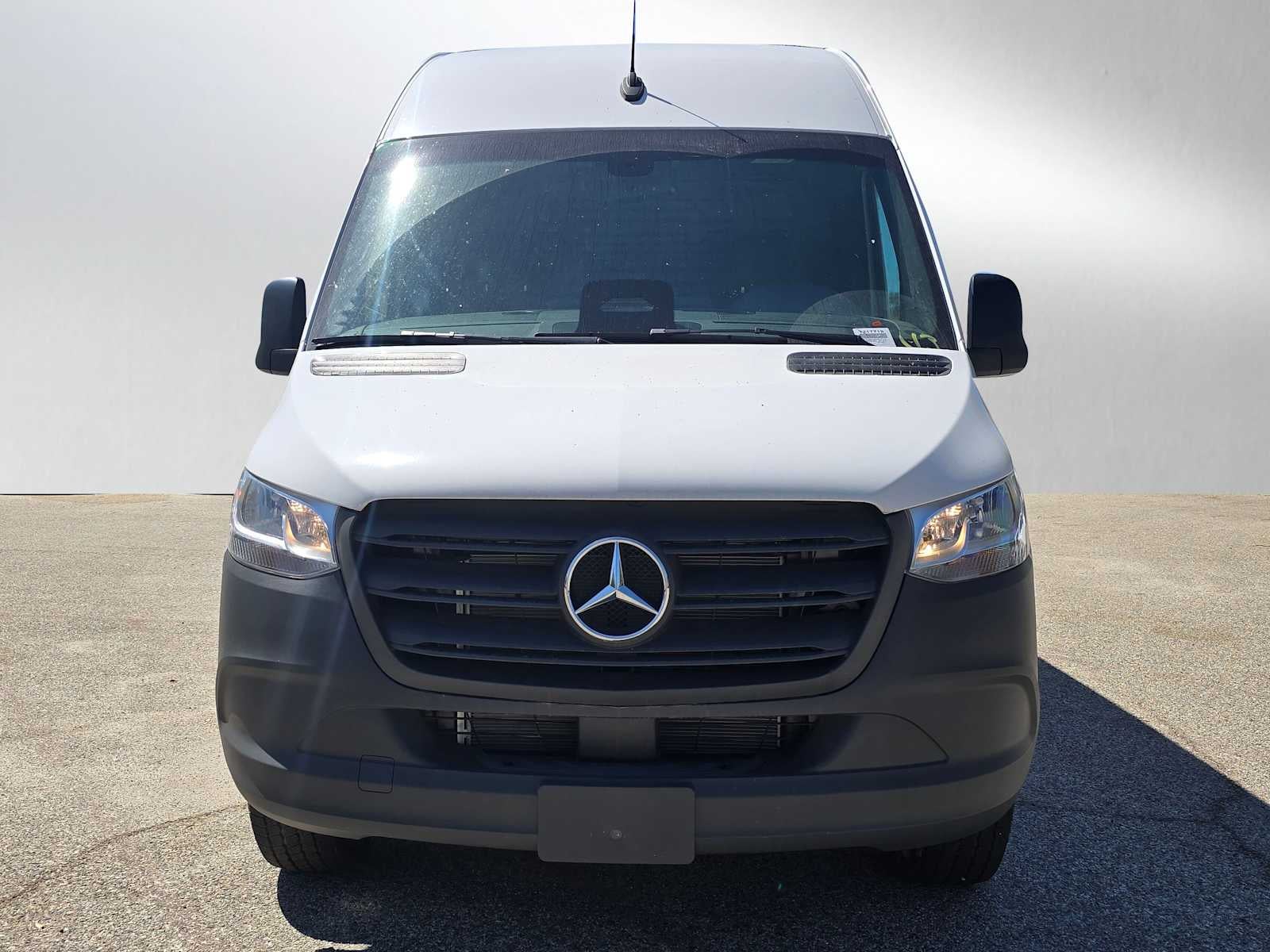 2025 Mercedes-Benz Sprinter Cargo Van 2500 Standard Roof I4 Diesel 144" RWD