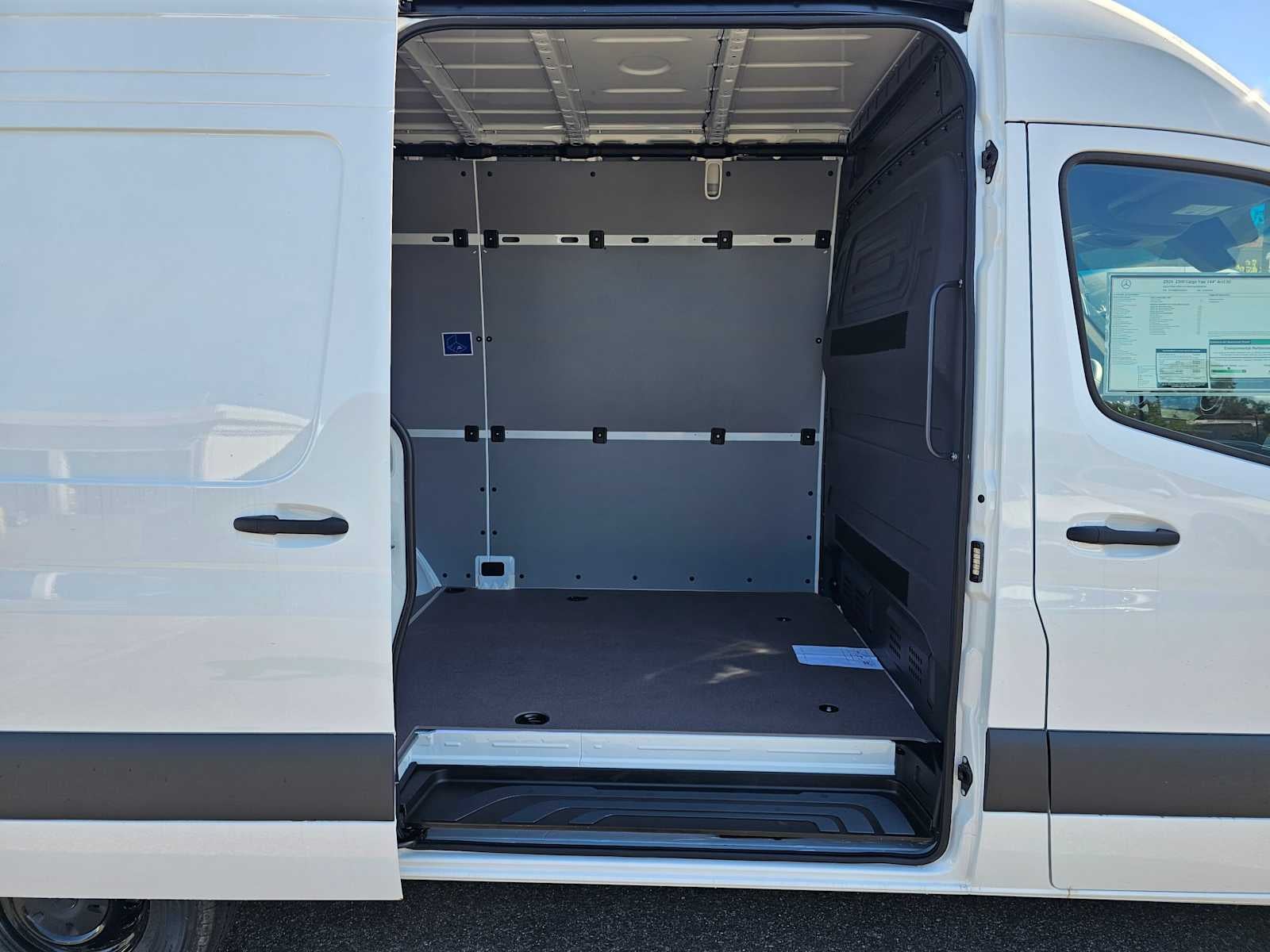 2026 Mercedes-Benz Sprinter 2500 Standard Roof I4 Diesel 144 RWD