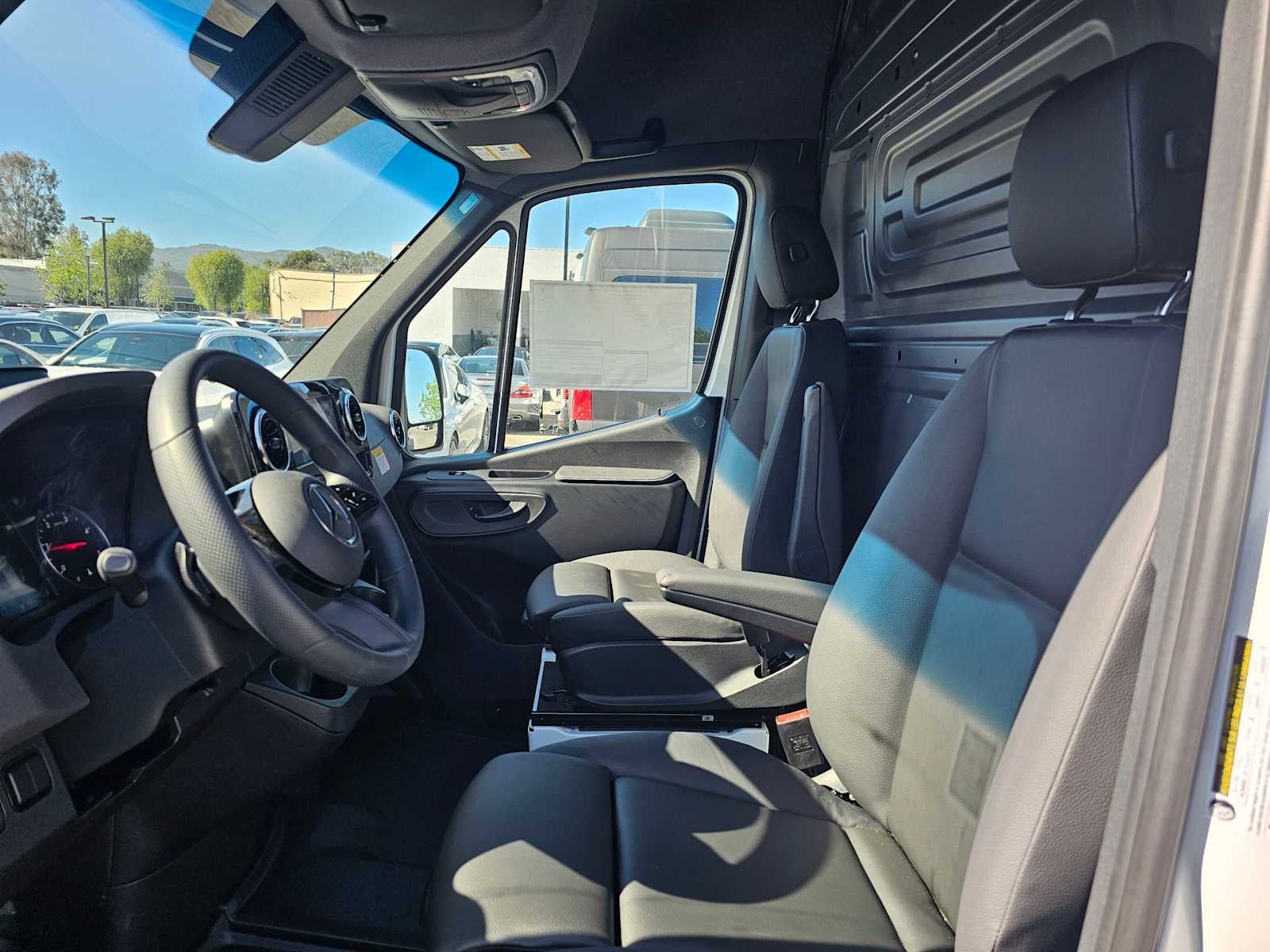 2026 Mercedes-Benz Sprinter 2500 Standard Roof I4 Diesel 144 RWD