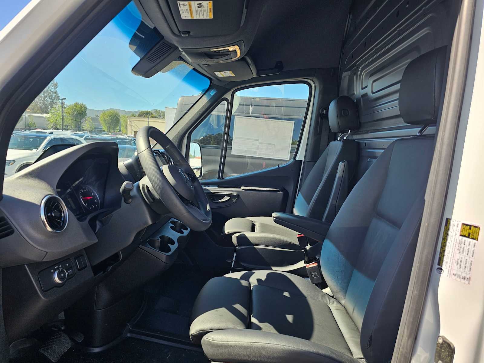 2026 Mercedes-Benz Sprinter 2500 Standard Roof I4 Diesel 144 RWD