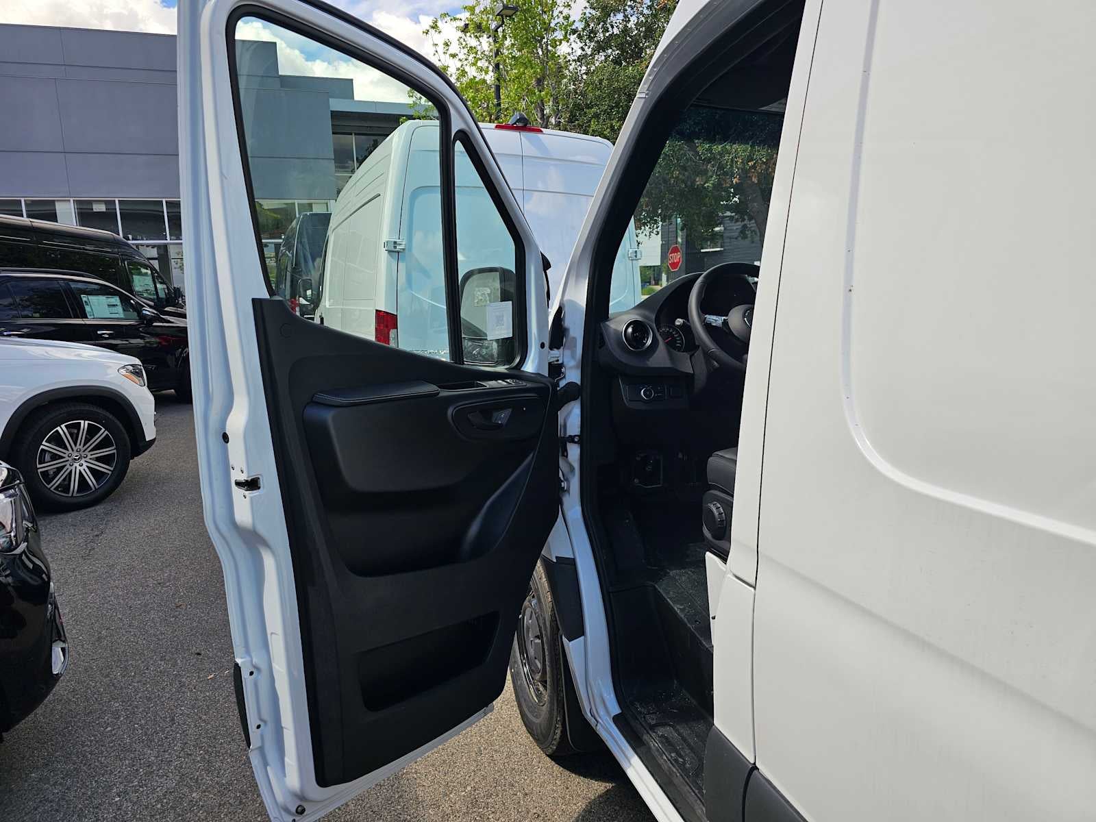 2026 Mercedes-Benz Sprinter 2500 Standard Roof I4 Diesel 144 RWD