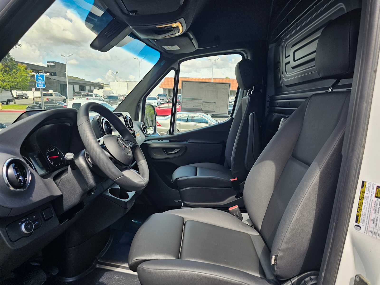 2026 Mercedes-Benz Sprinter 2500 Standard Roof I4 Diesel 144 RWD