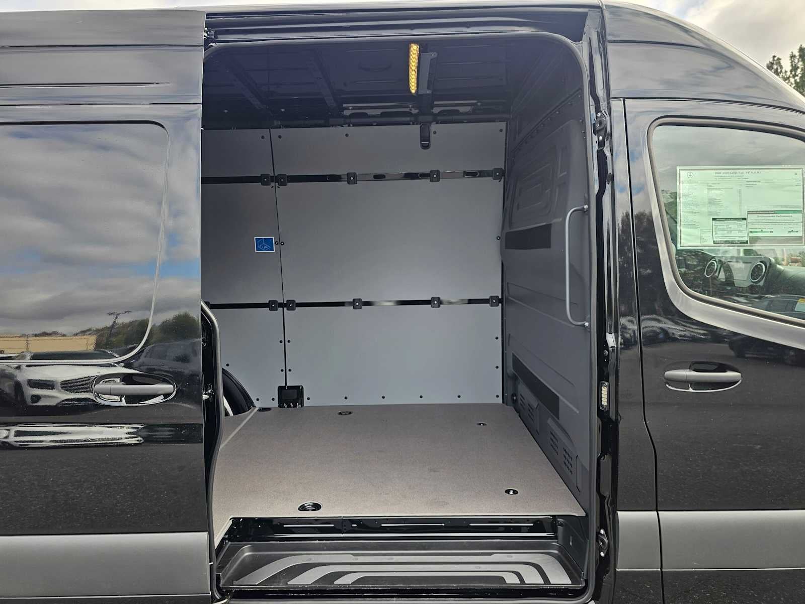 2026 Mercedes-Benz Sprinter 2500 Standard Roof I4 Diesel 144 RWD