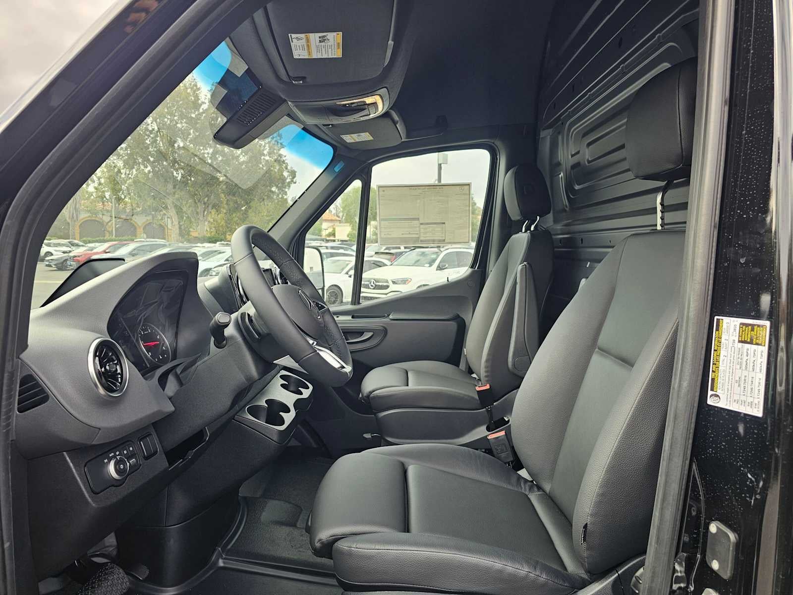 2026 Mercedes-Benz Sprinter 2500 Standard Roof I4 Diesel 144 RWD
