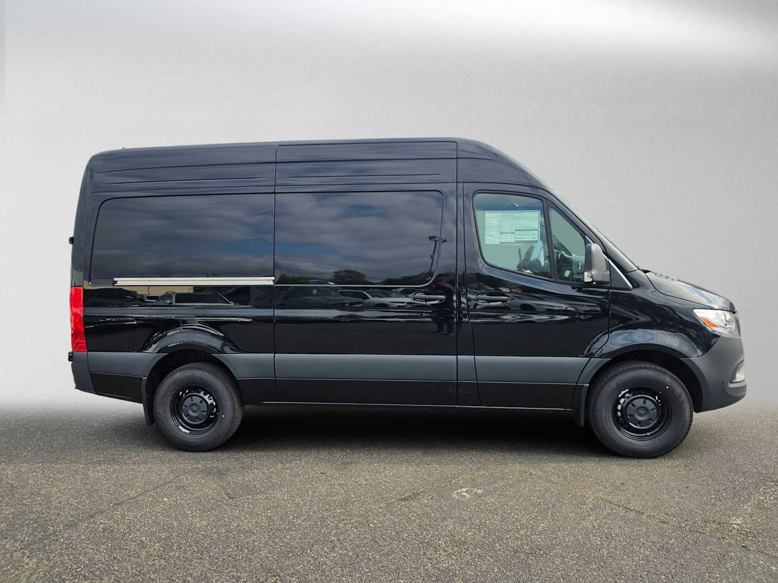 2026 Mercedes-Benz Sprinter 2500 Standard Roof I4 Diesel 144 RWD