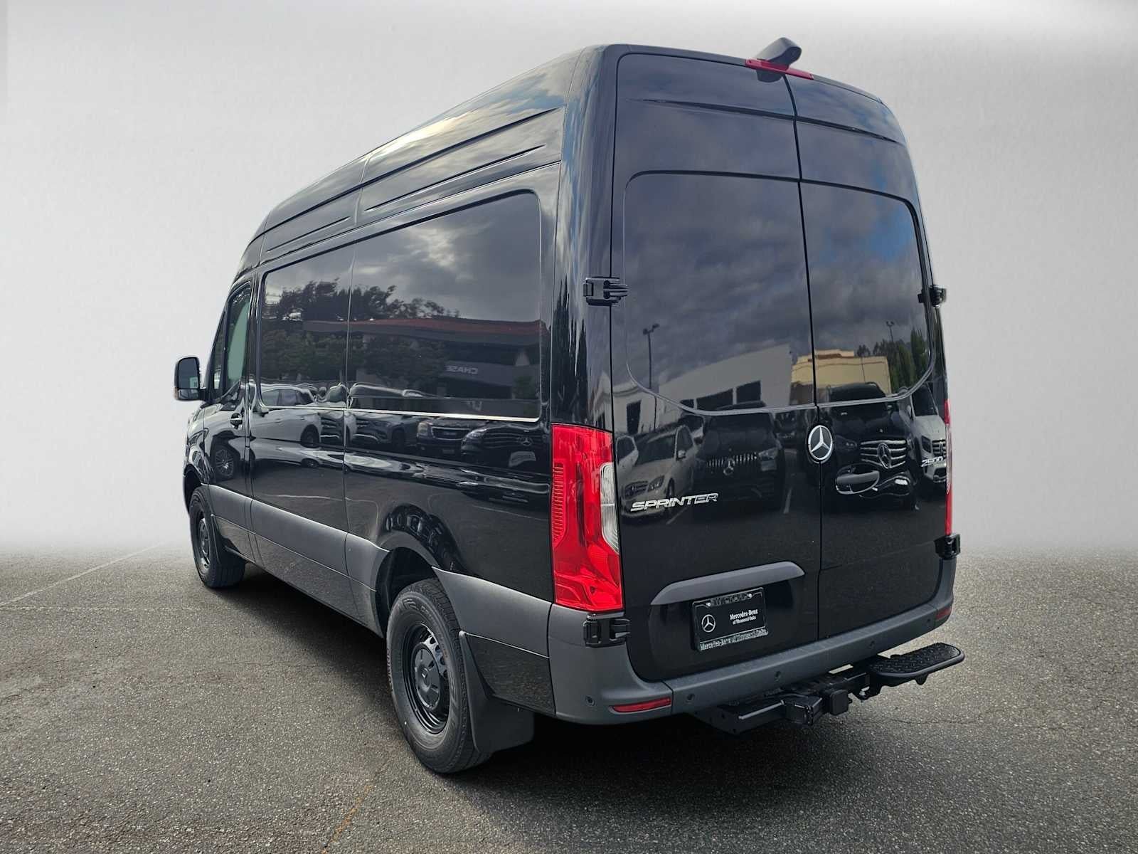 2026 Mercedes-Benz Sprinter 2500 Standard Roof I4 Diesel 144 RWD