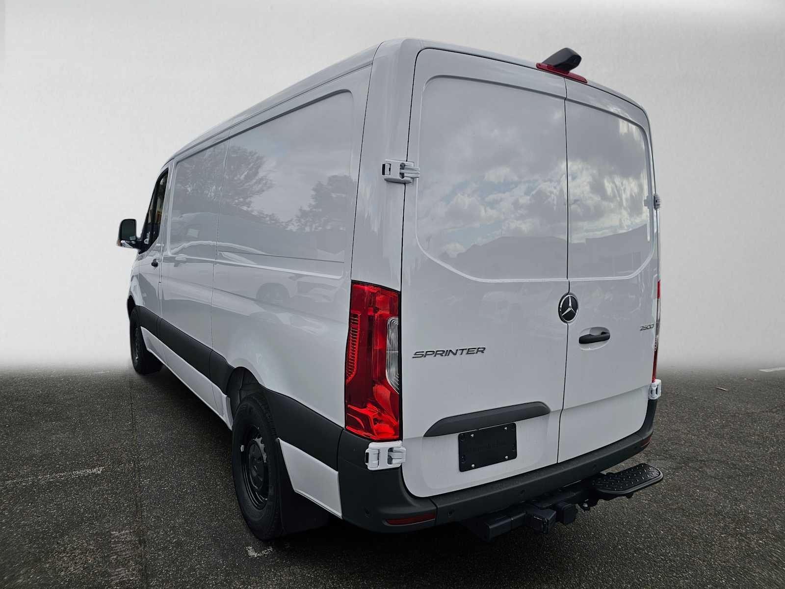 2026 Mercedes-Benz Sprinter Cargo 2500 Standard Roof I4 Diesel 144 RWD