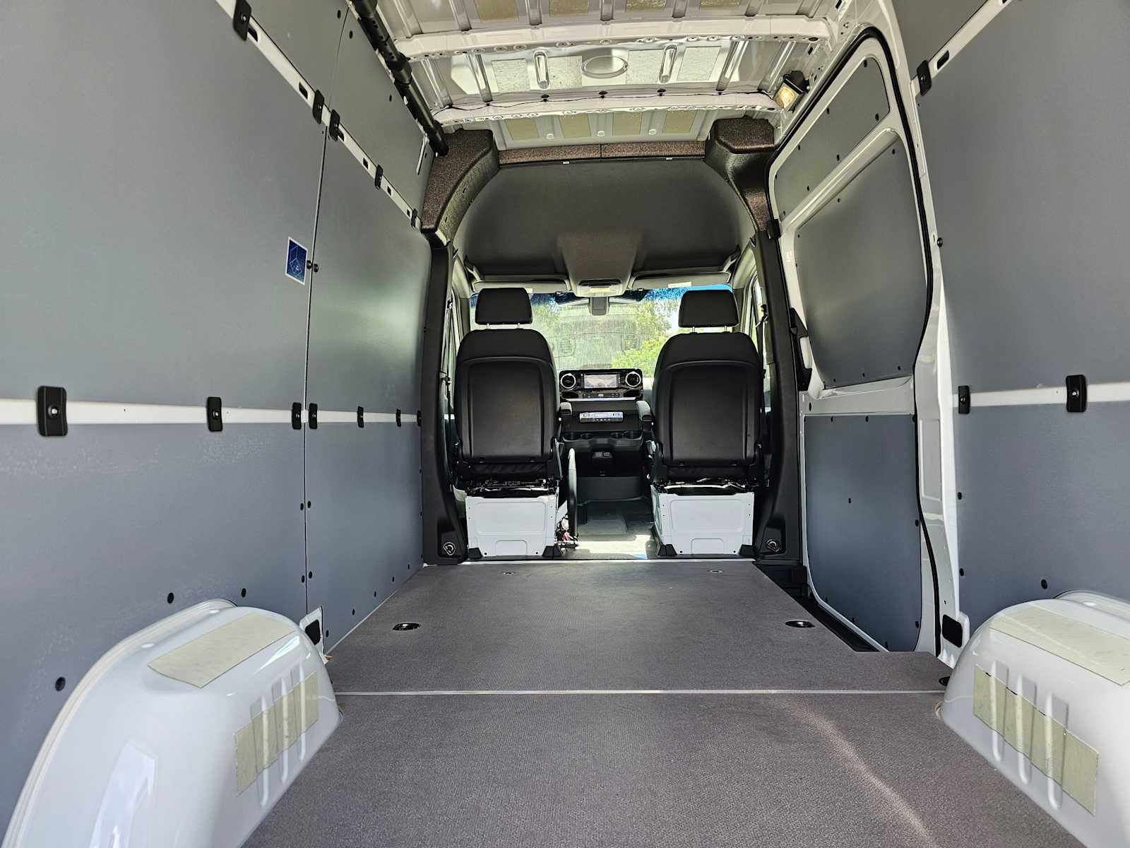 2026 Mercedes-Benz Sprinter 2500 Standard Roof I4 Diesel 144 RWD