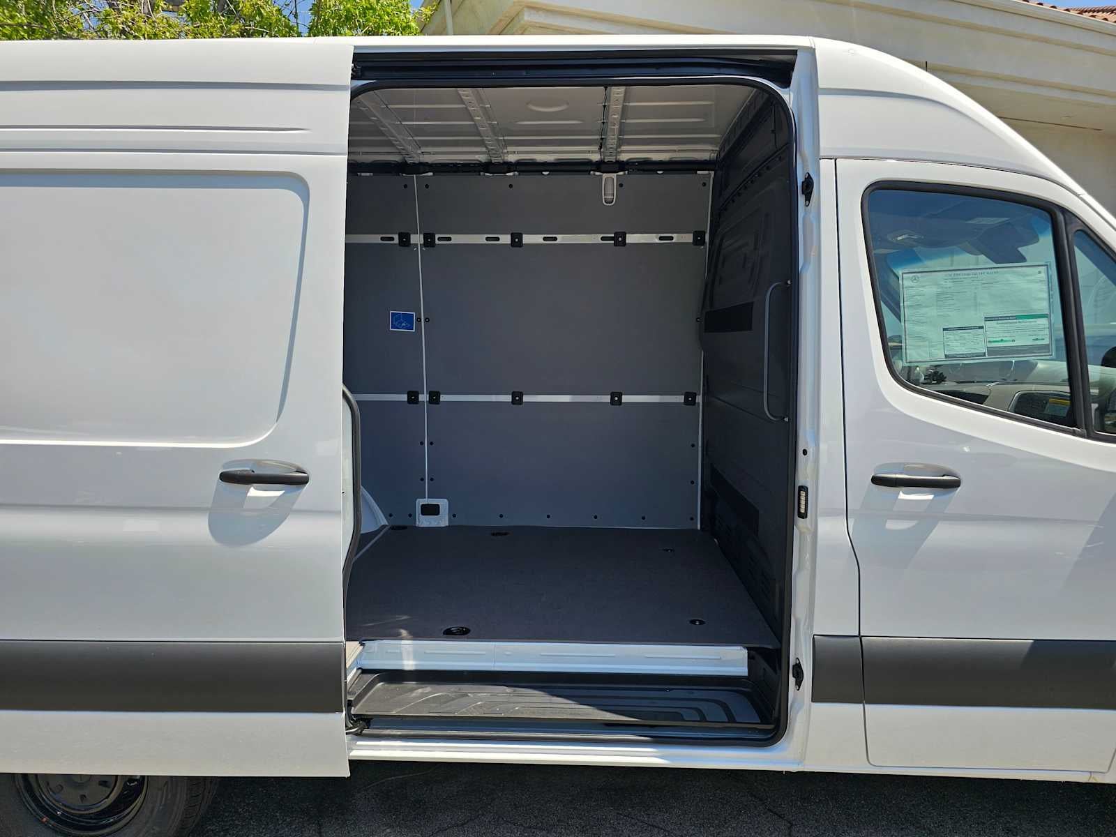 2026 Mercedes-Benz Sprinter 2500 Standard Roof I4 Diesel 144 RWD