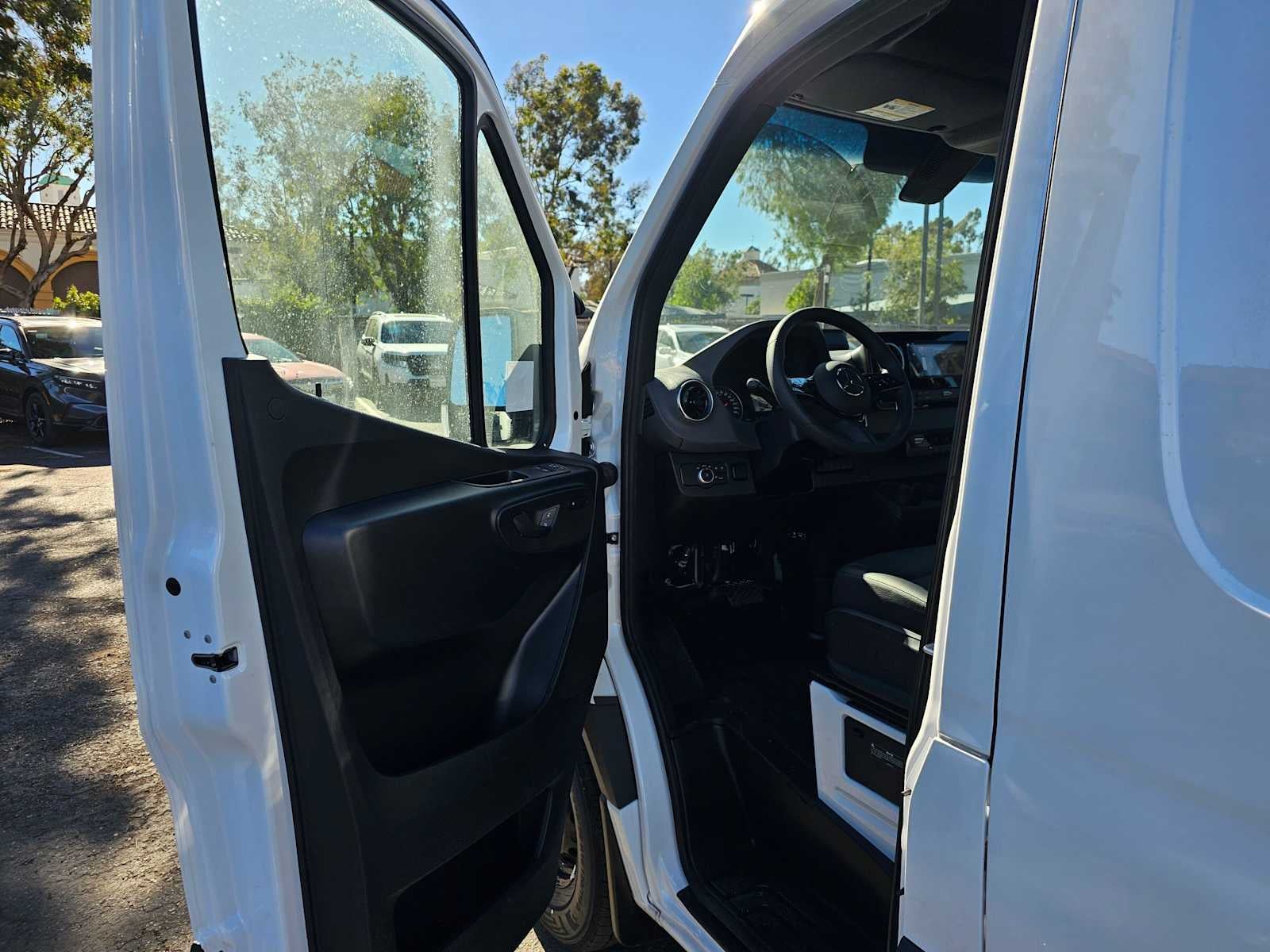 2026 Mercedes-Benz Sprinter Cargo 2500 Standard Roof I4 Diesel 144 RWD