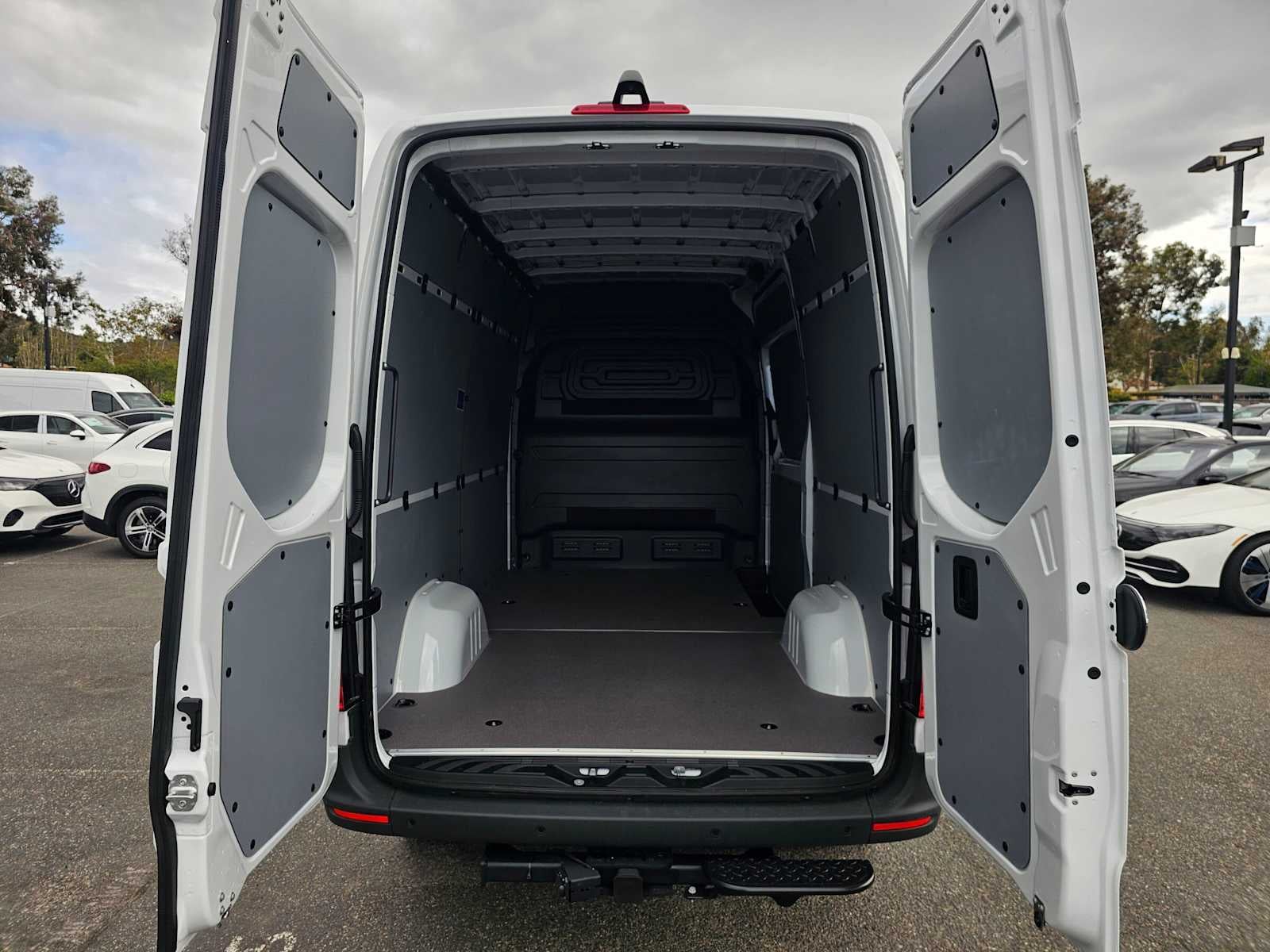 2026 Mercedes-Benz Sprinter Cargo 2500 Standard Roof I4 Diesel 144 RWD
