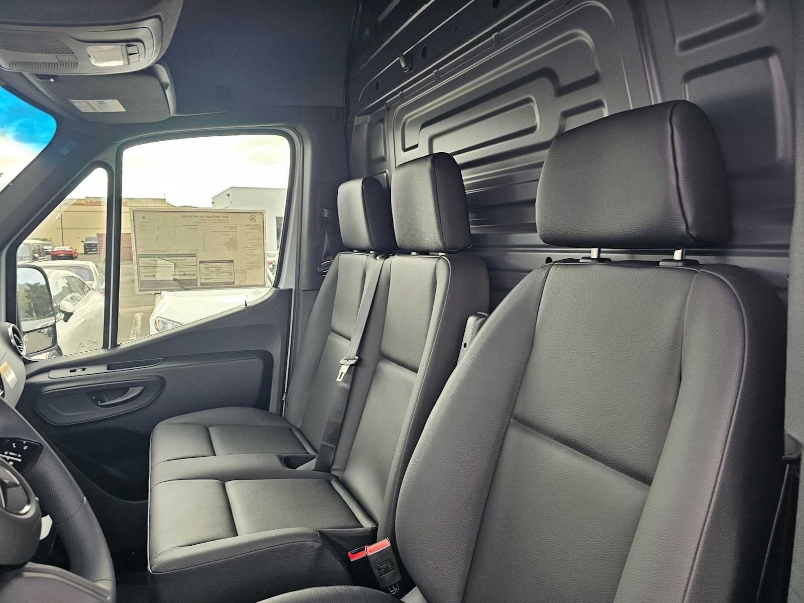2026 Mercedes-Benz Sprinter Cargo 2500 Standard Roof I4 Diesel 144 RWD