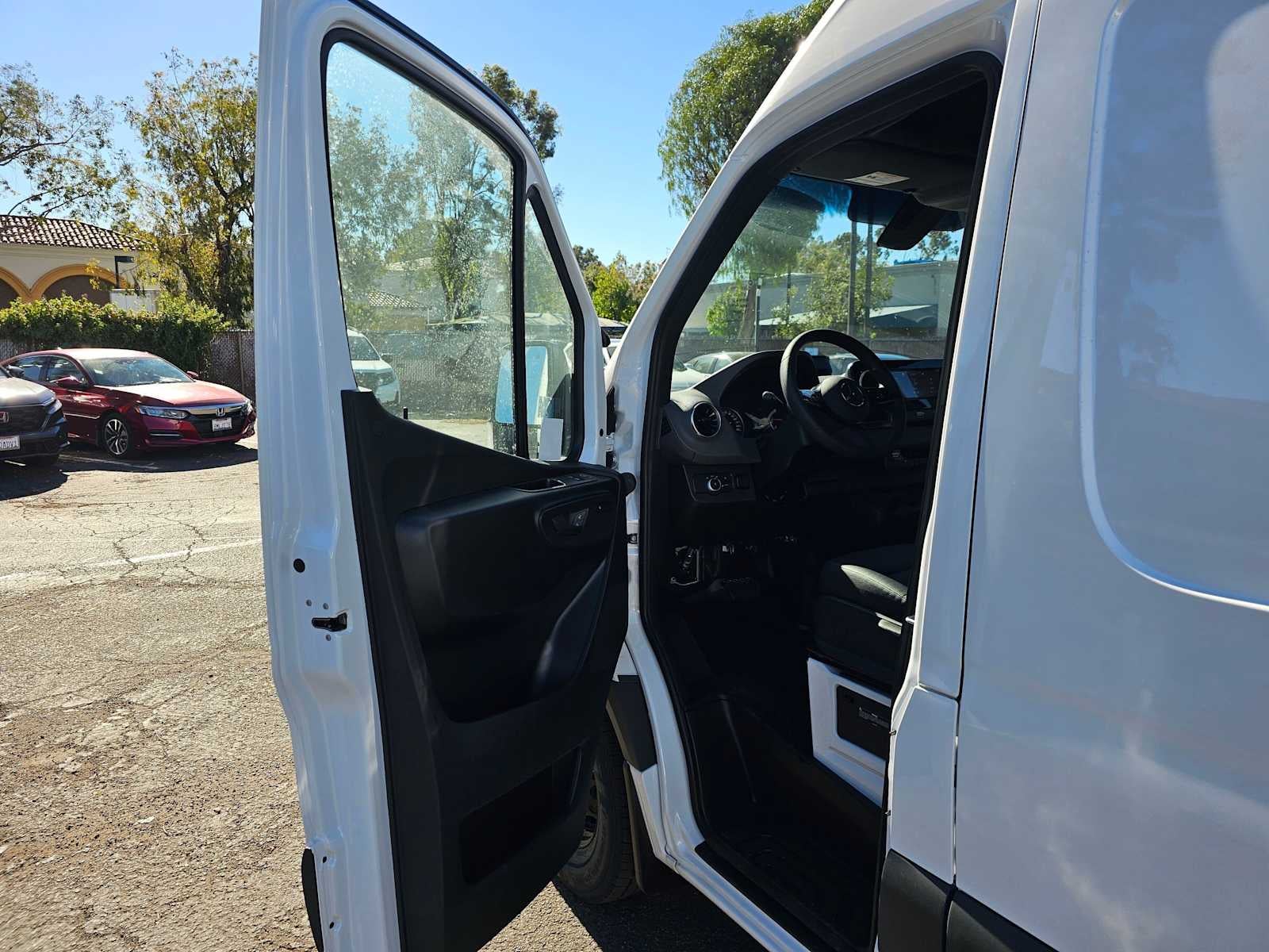 2026 Mercedes-Benz Sprinter Cargo 2500 Standard Roof I4 Diesel 144 RWD
