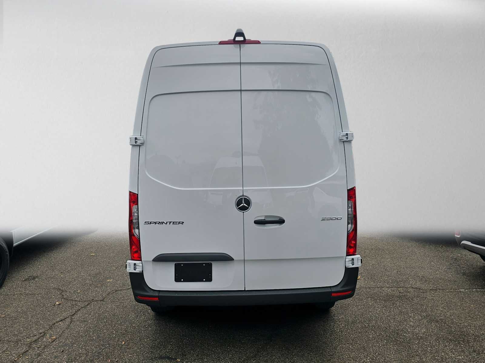 2026 Mercedes-Benz Sprinter Cargo 2500 Standard Roof I4 Diesel 144 RWD