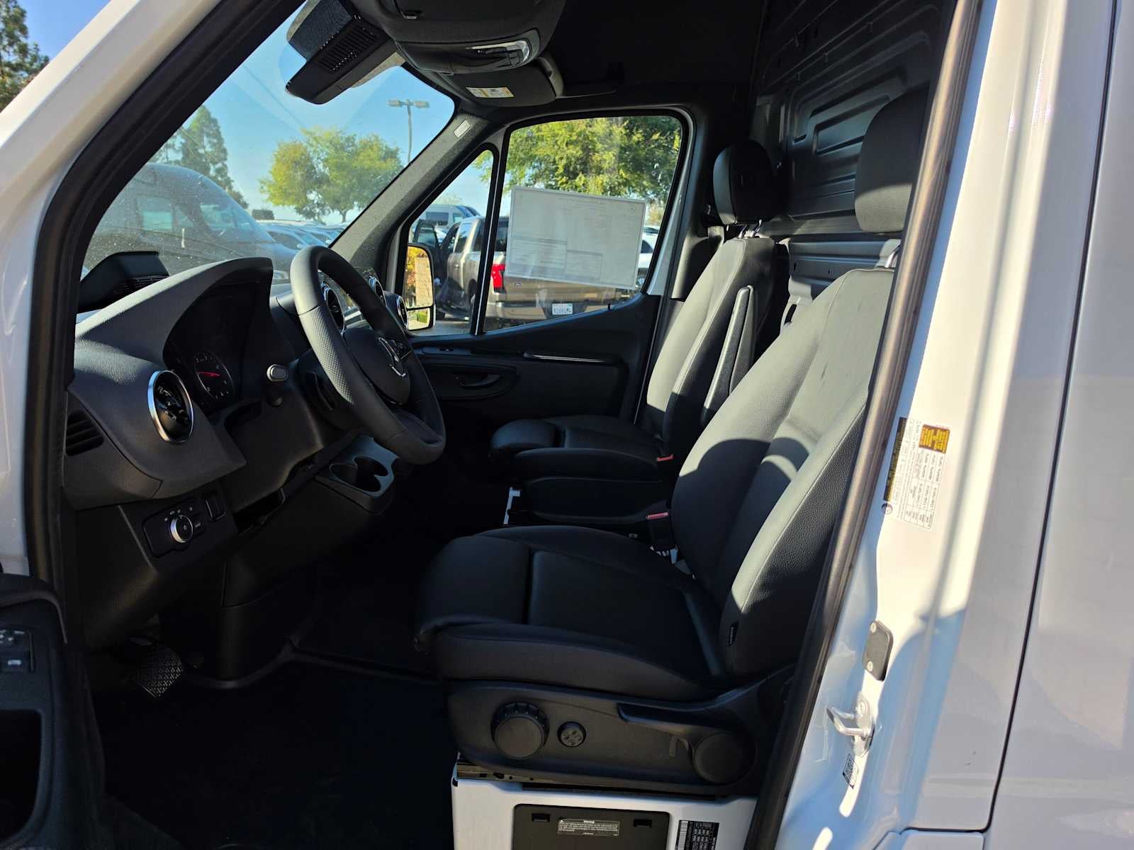 2026 Mercedes-Benz Sprinter Cargo 2500 Standard Roof I4 Diesel 144 RWD