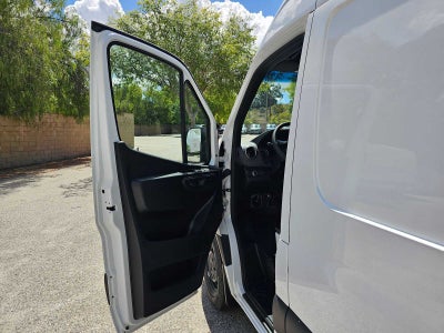 2026 Mercedes-Benz Sprinter 2500 Standard Roof I4 Diesel 144 RWD