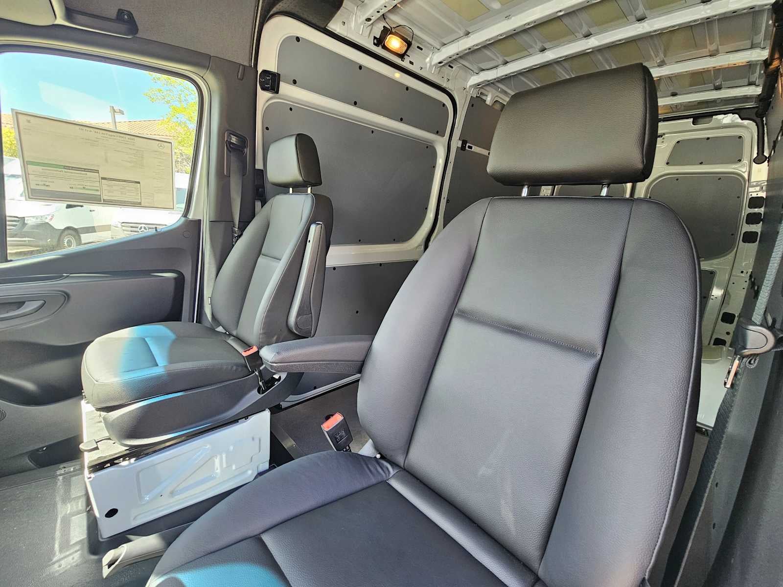 2026 Mercedes-Benz Sprinter 2500 Standard Roof I4 Diesel 144 RWD