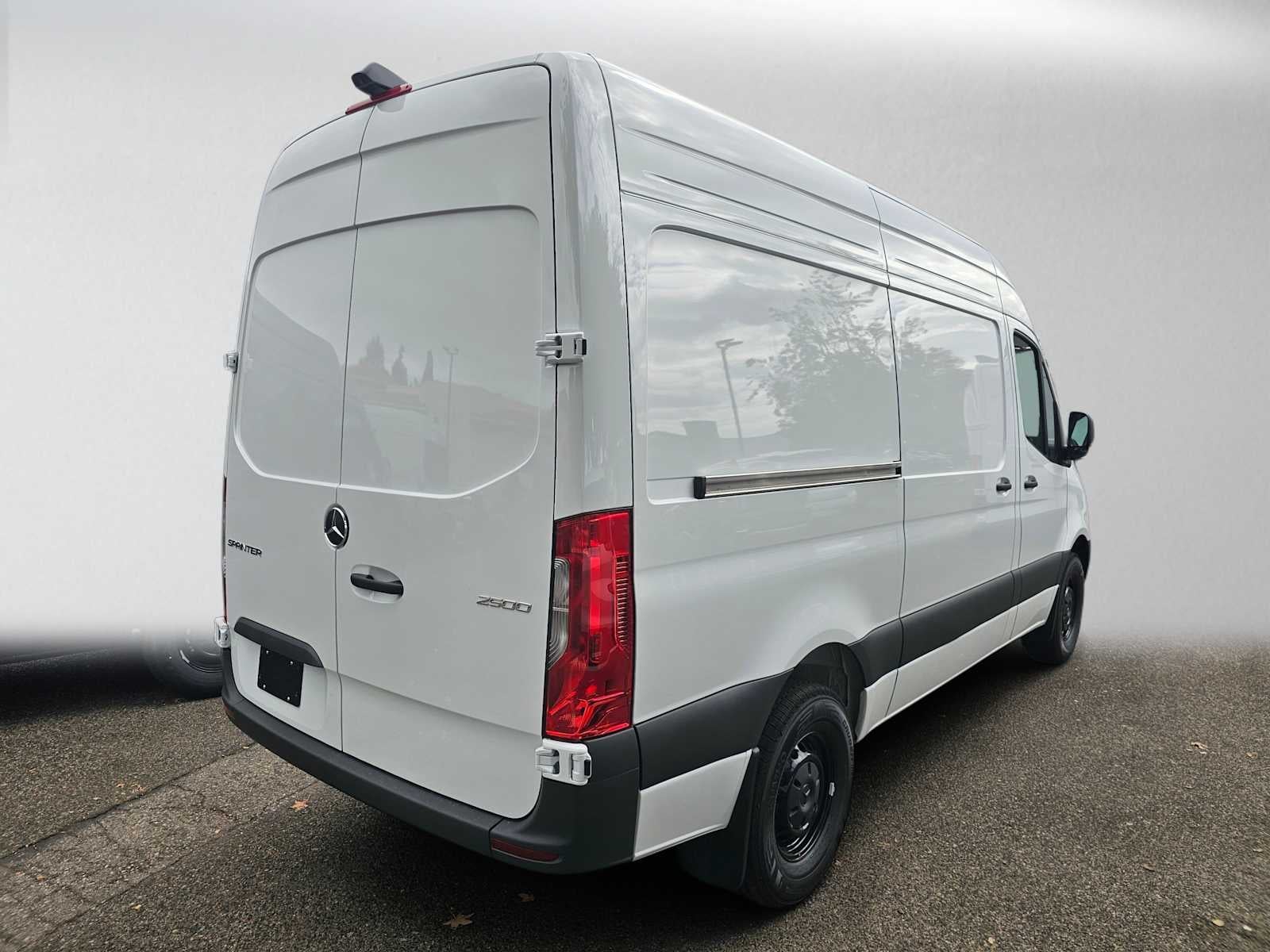 2026 Mercedes-Benz Sprinter Cargo 2500 Standard Roof I4 Diesel 144 RWD