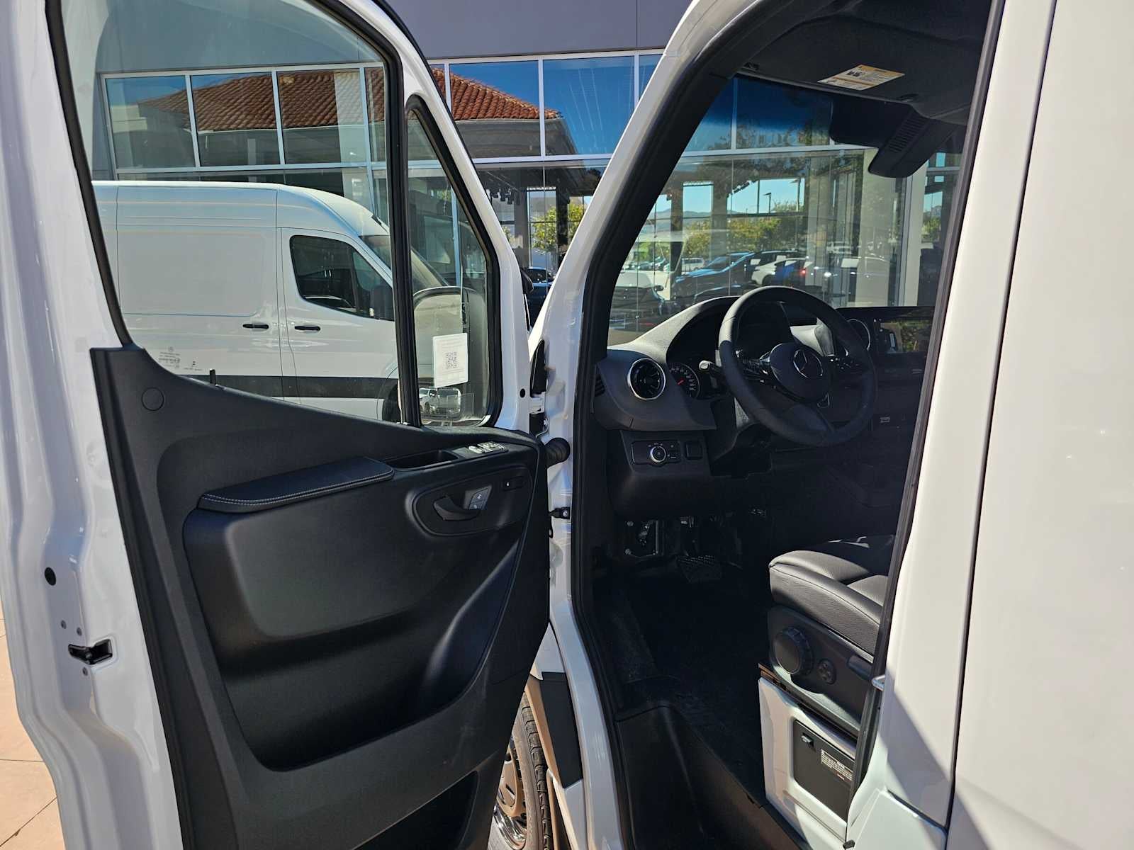 2026 Mercedes-Benz Sprinter Cargo 2500 Standard Roof I4 Diesel 144 RWD