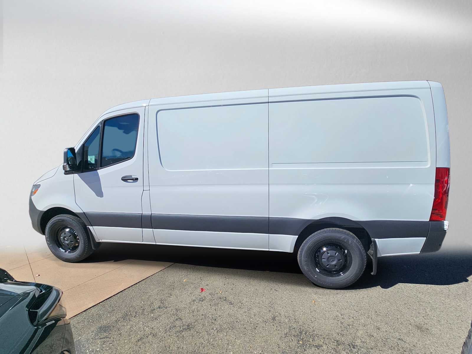 2026 Mercedes-Benz Sprinter Cargo 2500 Standard Roof I4 Diesel 144 RWD