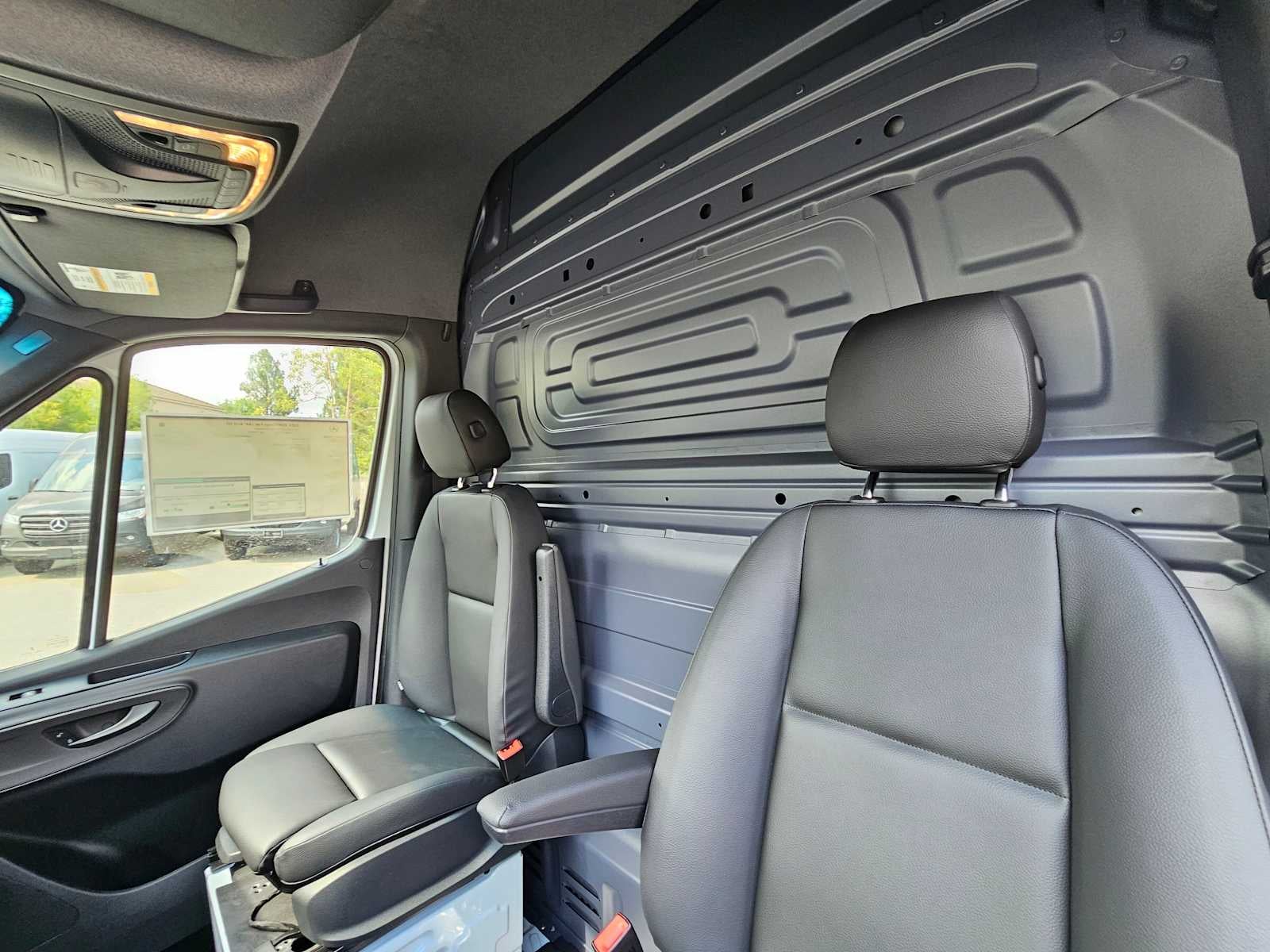 2025 Mercedes-Benz Sprinter Cargo Van 2500 Standard Roof I4 Diesel 144" RWD