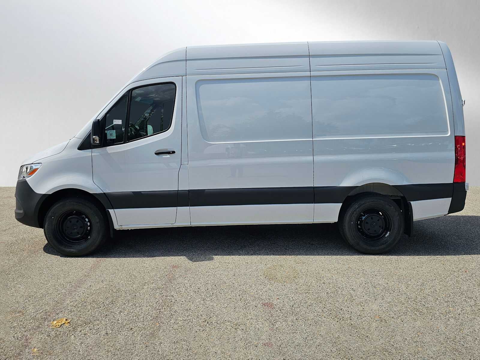 2025 Mercedes-Benz Sprinter Cargo Van 2500 Standard Roof I4 Diesel 144" RWD