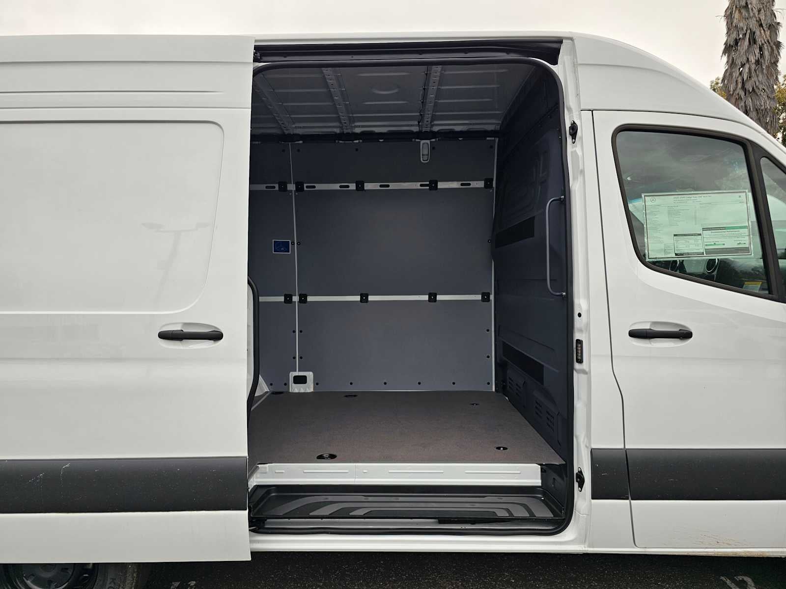 2025 Mercedes-Benz Sprinter Cargo Van 2500 Standard Roof I4 Diesel 144" RWD