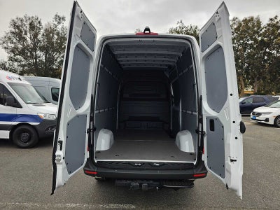 2025 Mercedes-Benz Sprinter Cargo Van 2500 Standard Roof I4 Diesel 144" RWD