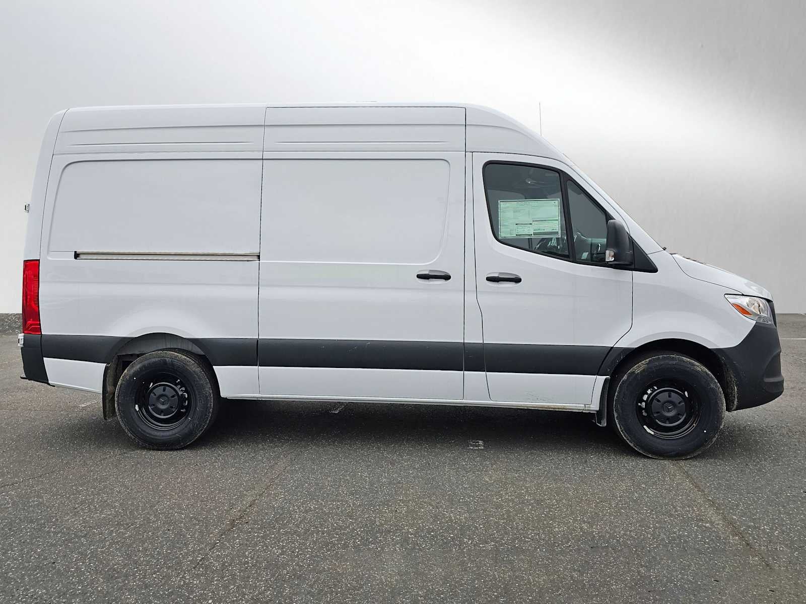 2025 Mercedes-Benz Sprinter Cargo Van 2500 Standard Roof I4 Diesel 144" RWD