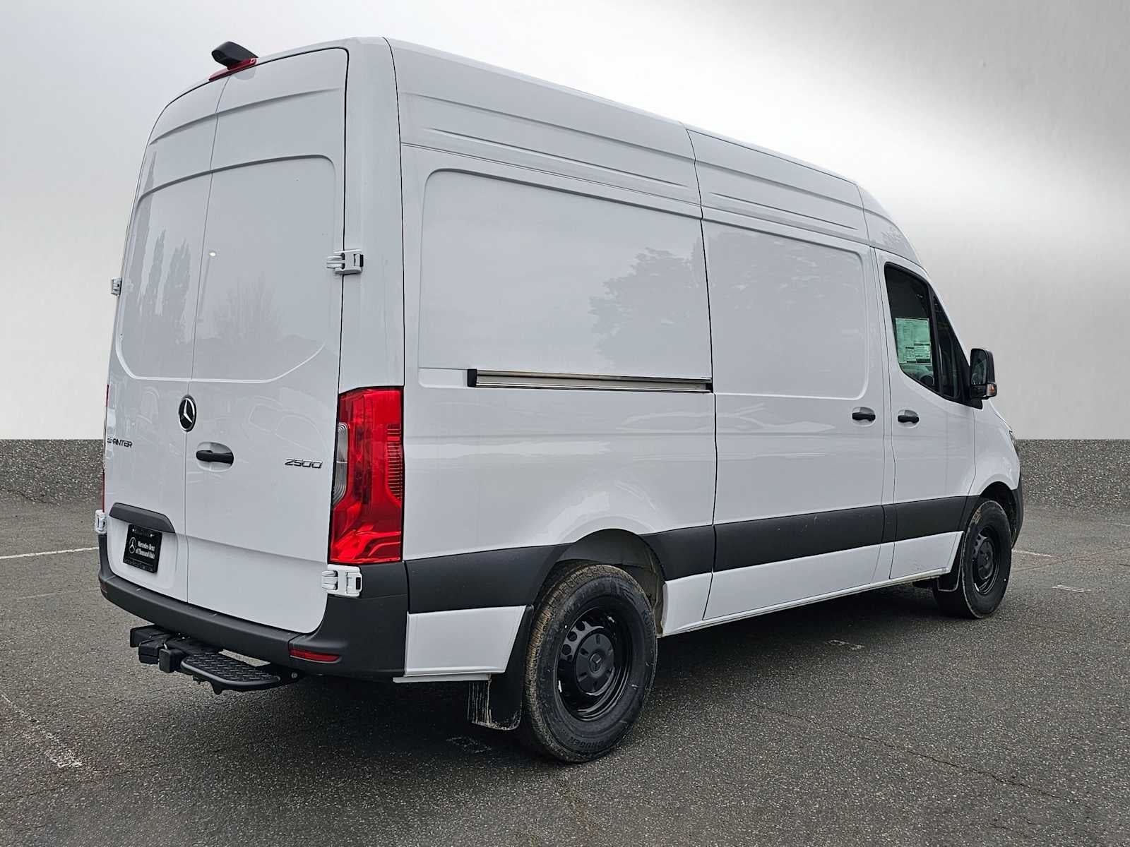 2025 Mercedes-Benz Sprinter Cargo Van 2500 Standard Roof I4 Diesel 144" RWD