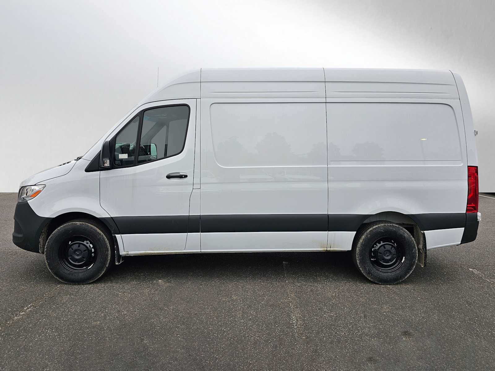 2025 Mercedes-Benz Sprinter Cargo Van 2500 Standard Roof I4 Diesel 144" RWD