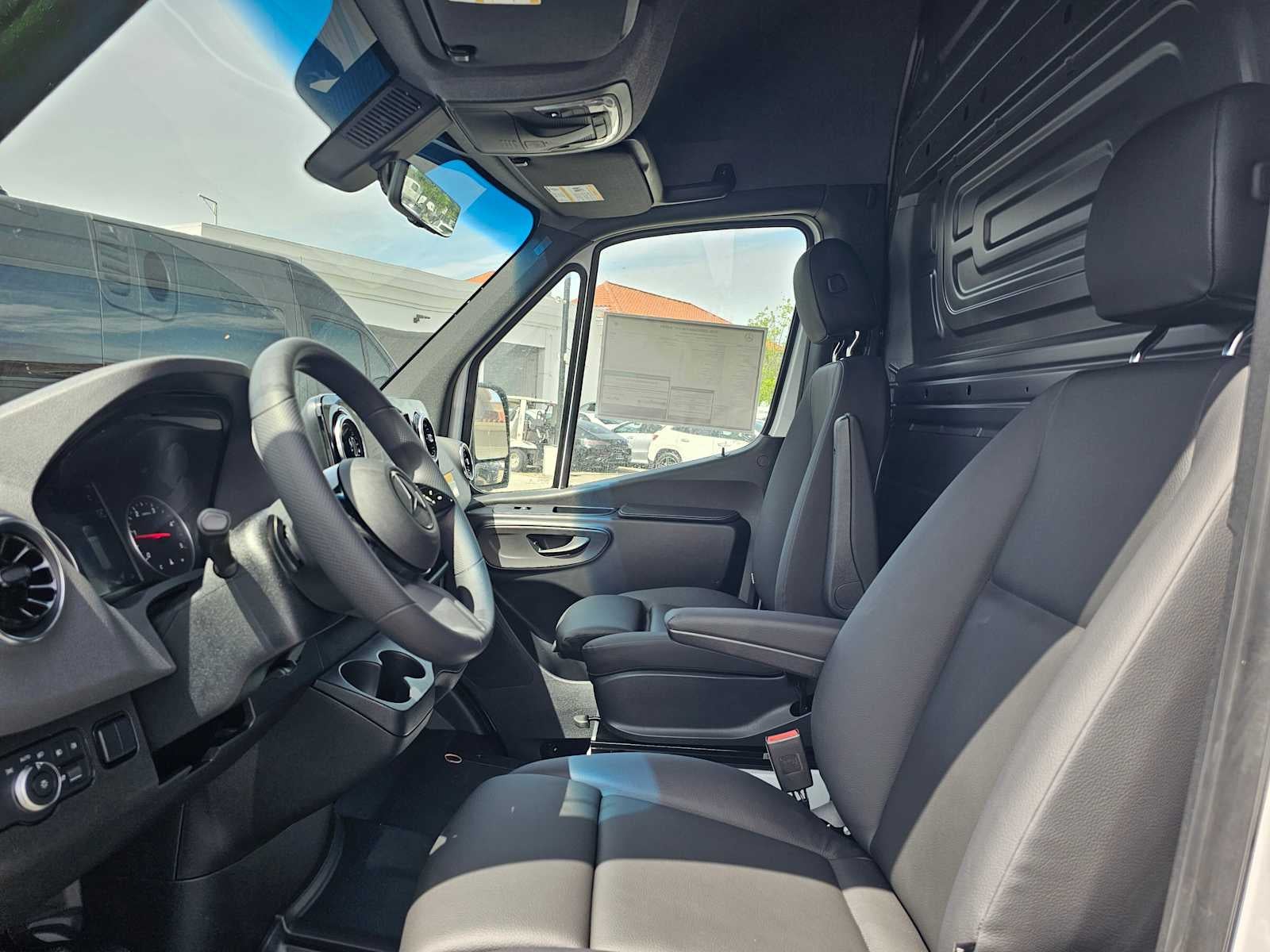 2026 Mercedes-Benz Sprinter 2500 Standard Roof I4 Diesel 144 RWD