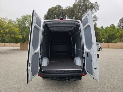 2026 Mercedes-Benz Sprinter 2500 Standard Roof I4 Diesel 144 RWD