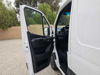 2026 Mercedes-Benz Sprinter 2500 Standard Roof I4 Diesel 144 RWD