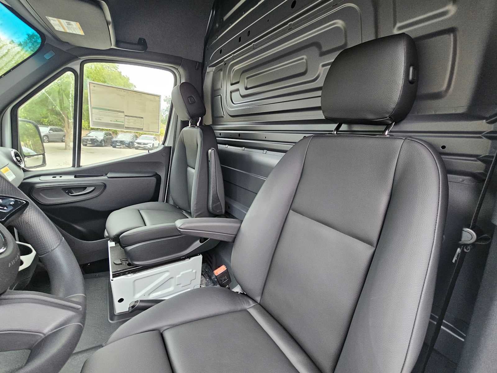 2026 Mercedes-Benz Sprinter 2500 Standard Roof I4 Diesel 144 RWD