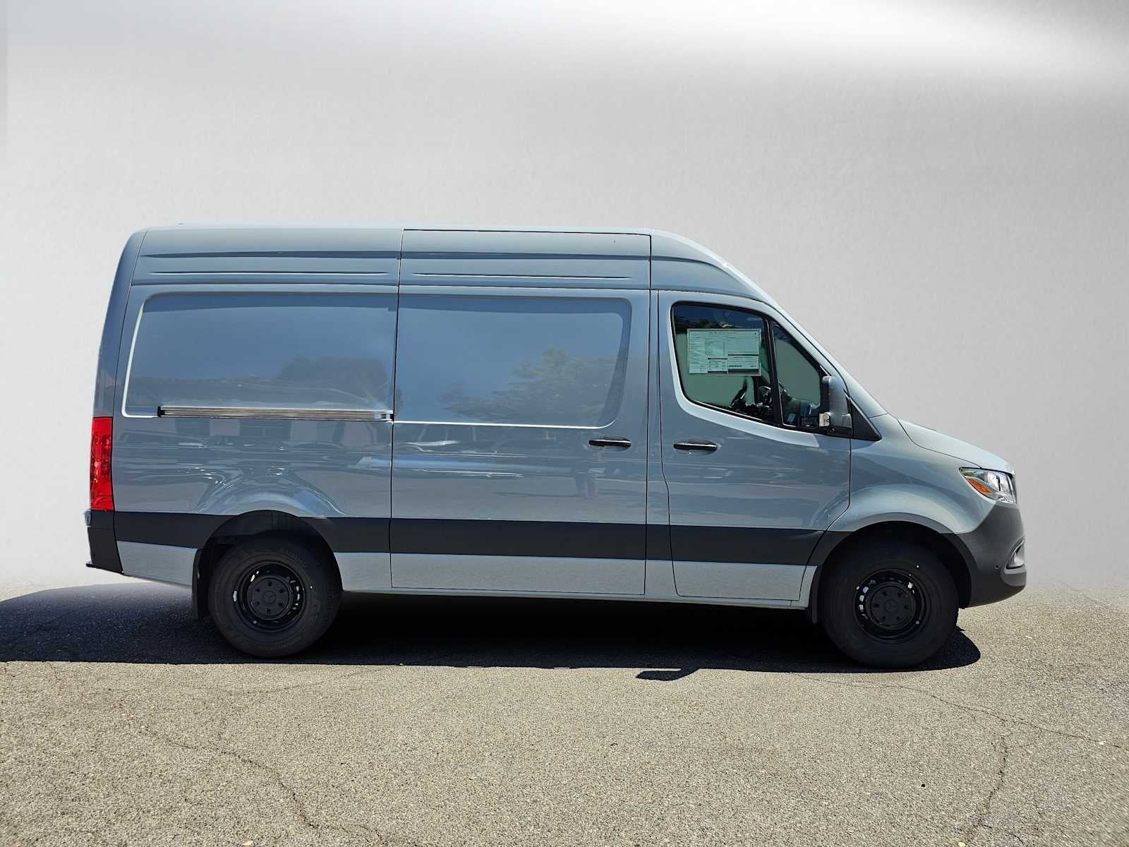 2026 Mercedes-Benz Sprinter 2500 Standard Roof I4 Diesel 144 RWD