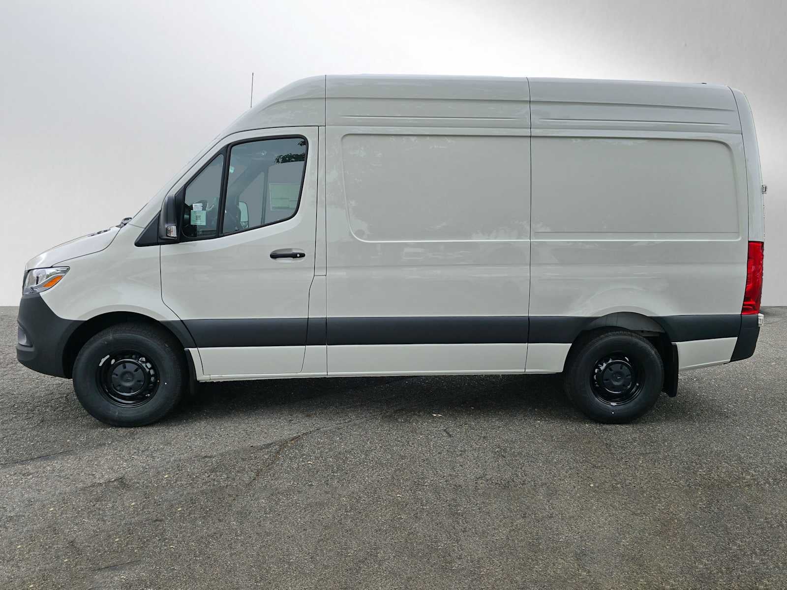 2025 Mercedes-Benz Sprinter Cargo Van 2500 Standard Roof I4 Diesel 144" RWD