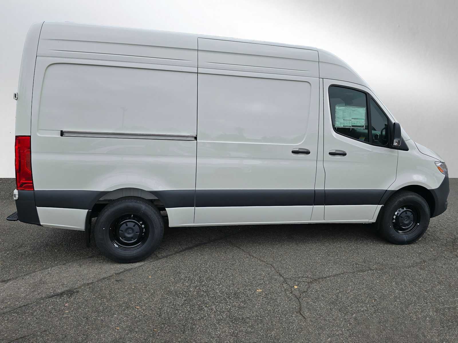 2025 Mercedes-Benz Sprinter Cargo Van 2500 Standard Roof I4 Diesel 144" RWD
