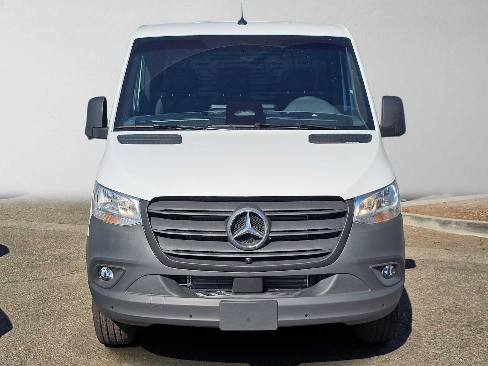 2026 Mercedes-Benz Sprinter 2500 Standard Roof I4 Diesel 144 RWD